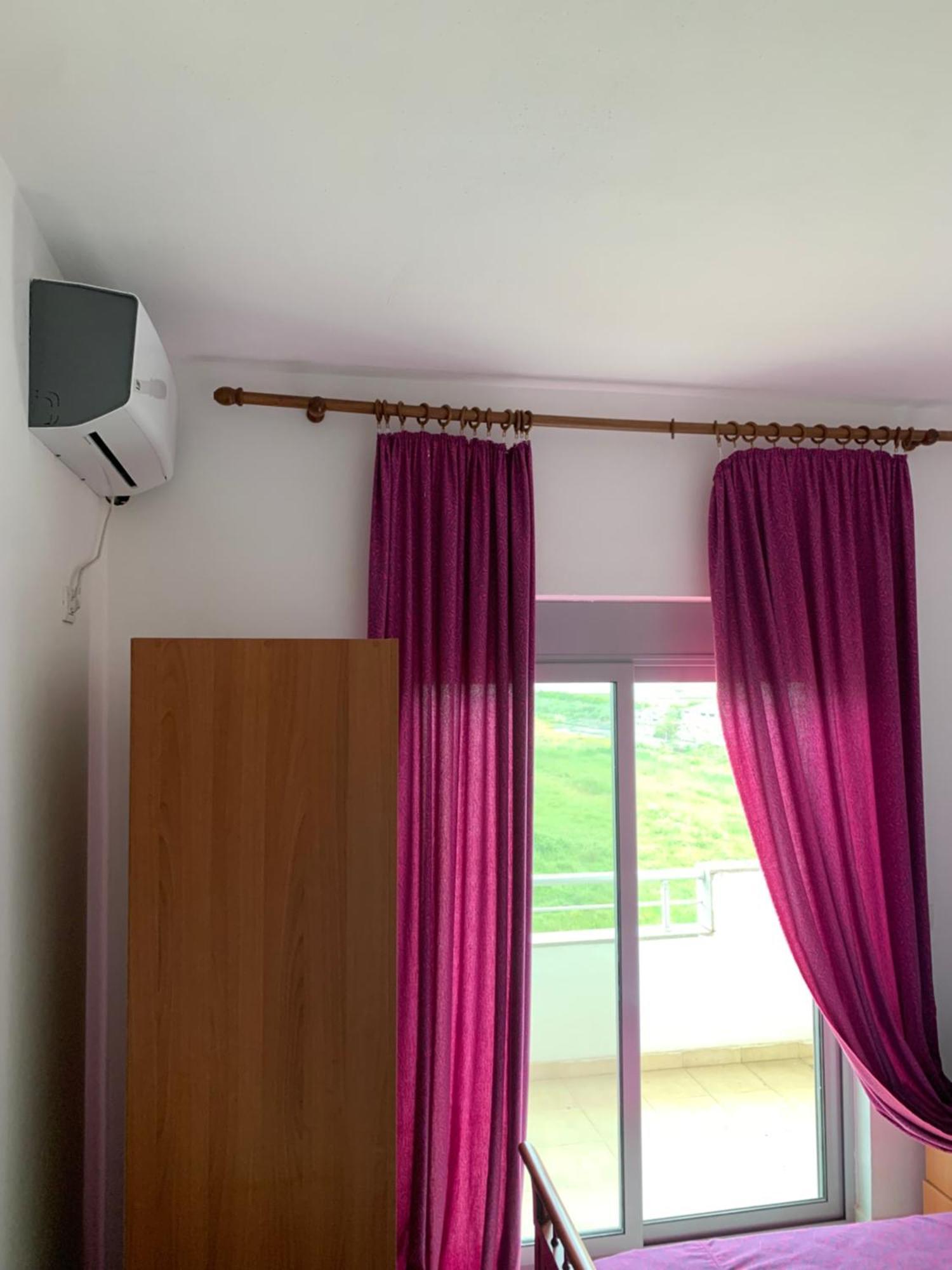 Risus Hotel Golem  Luaran gambar