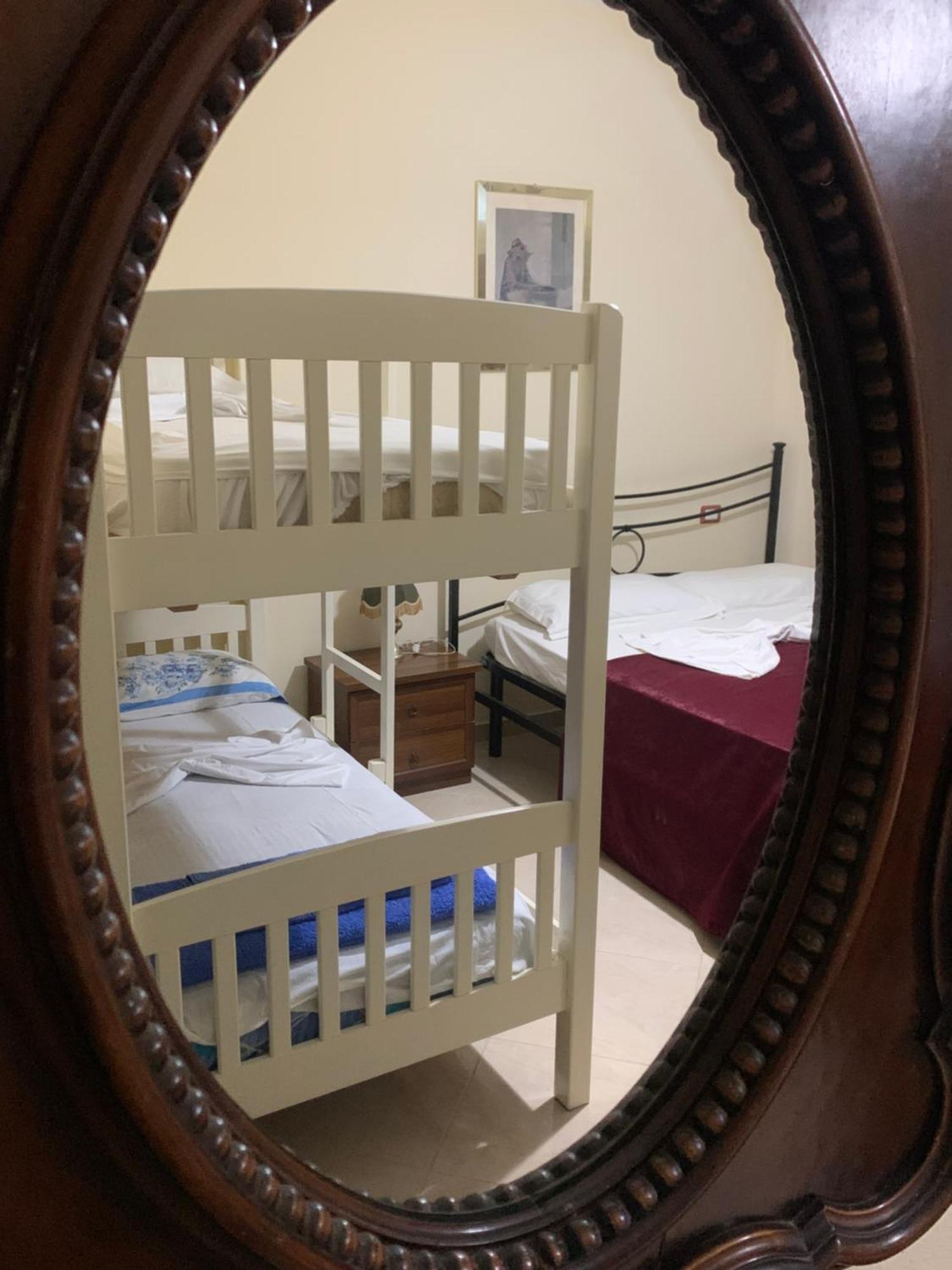 Risus Hotel Golem  Luaran gambar