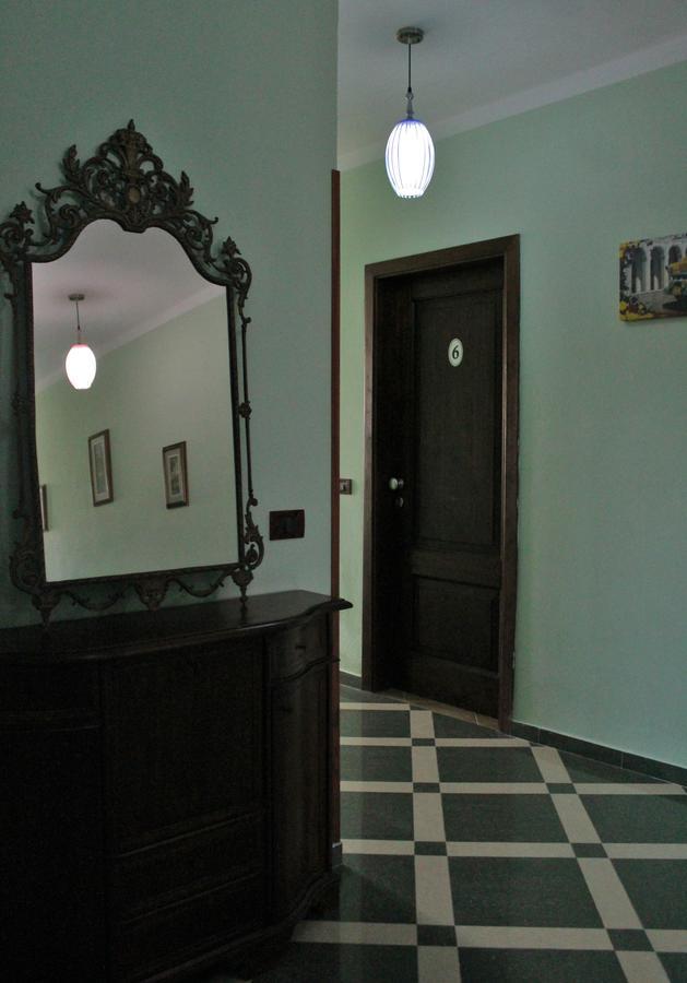 Risus Hotel Golem  Luaran gambar
