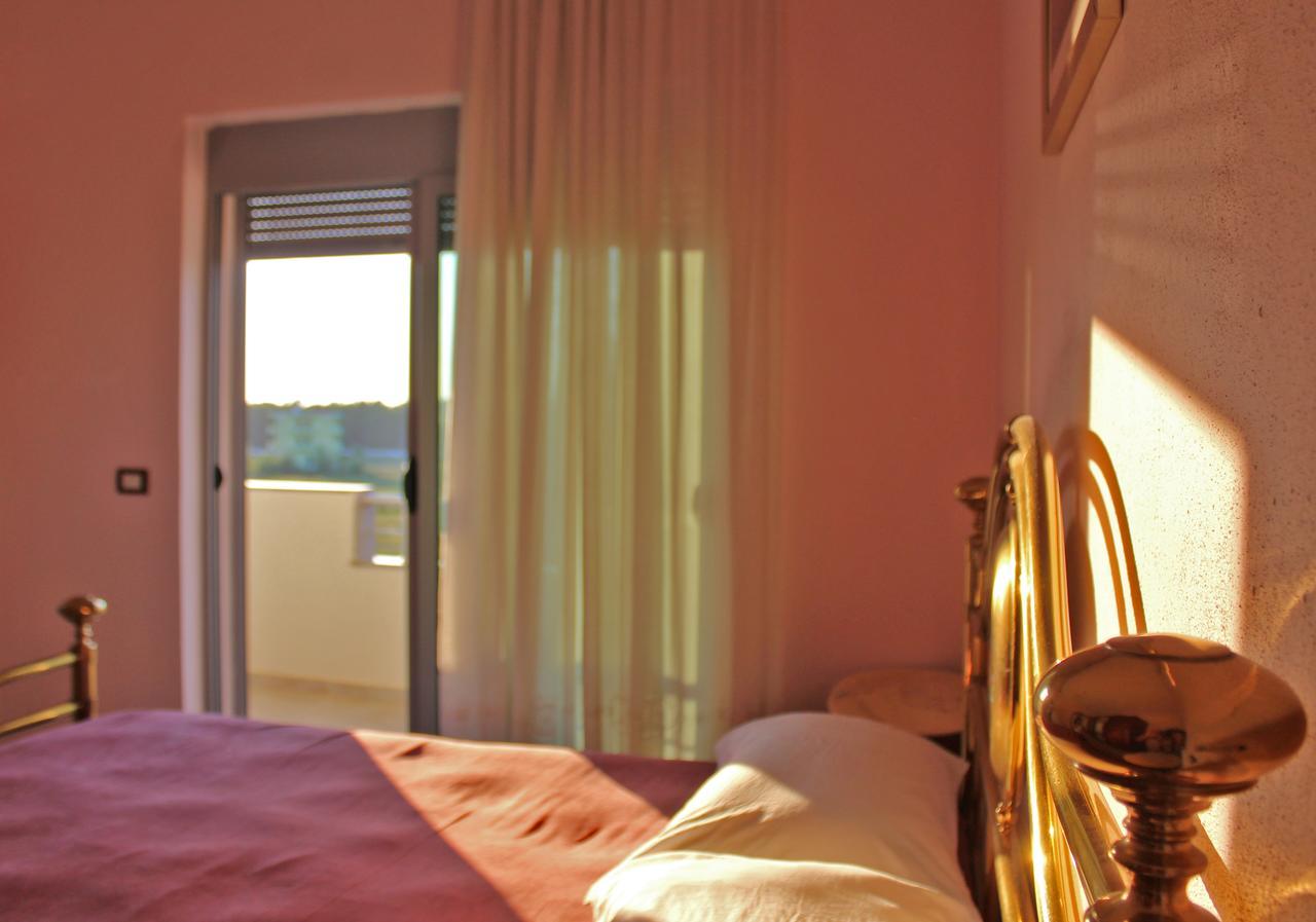 Risus Hotel Golem  Luaran gambar